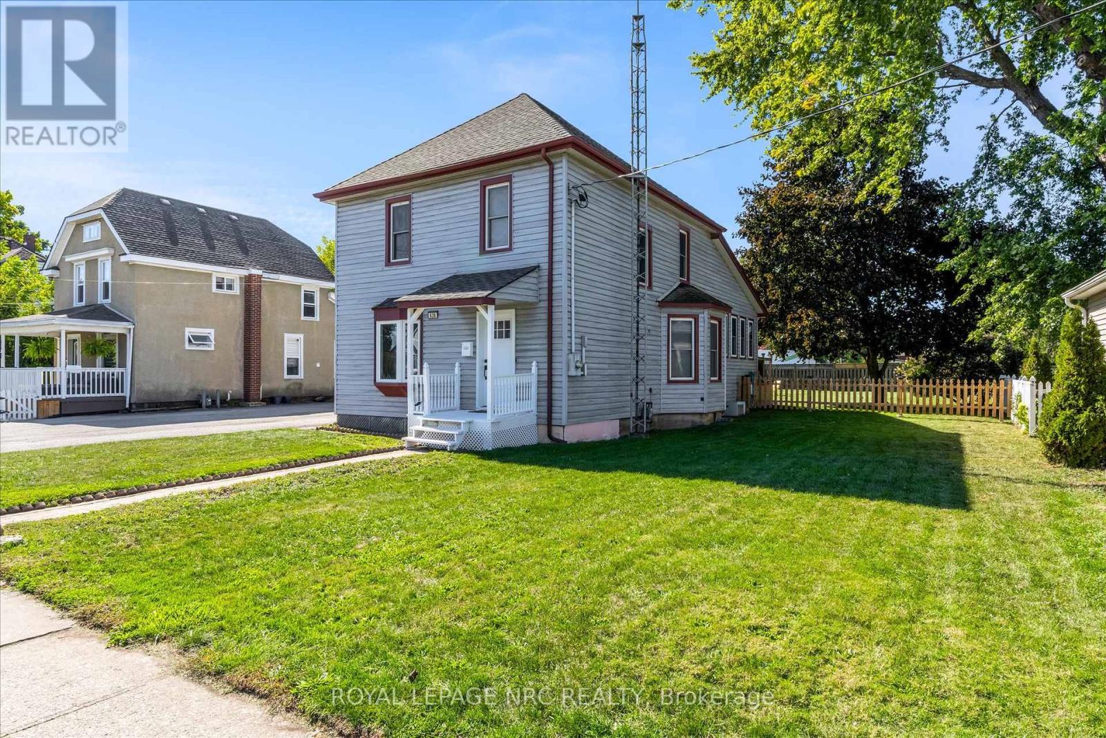 636 Elm Street, Port Colborne, Ontario  L3K 4P8 - Photo 2 - X12441597