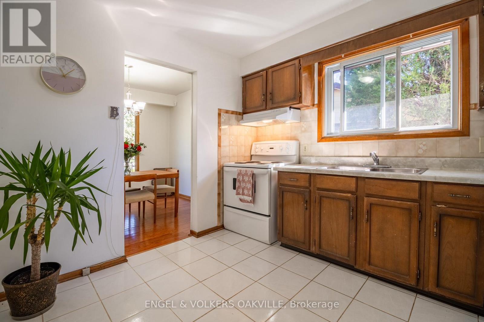 22 Sandy Cove Circle, St. Catharines, Ontario  L2N 5Z4 - Photo 14 - X12442134