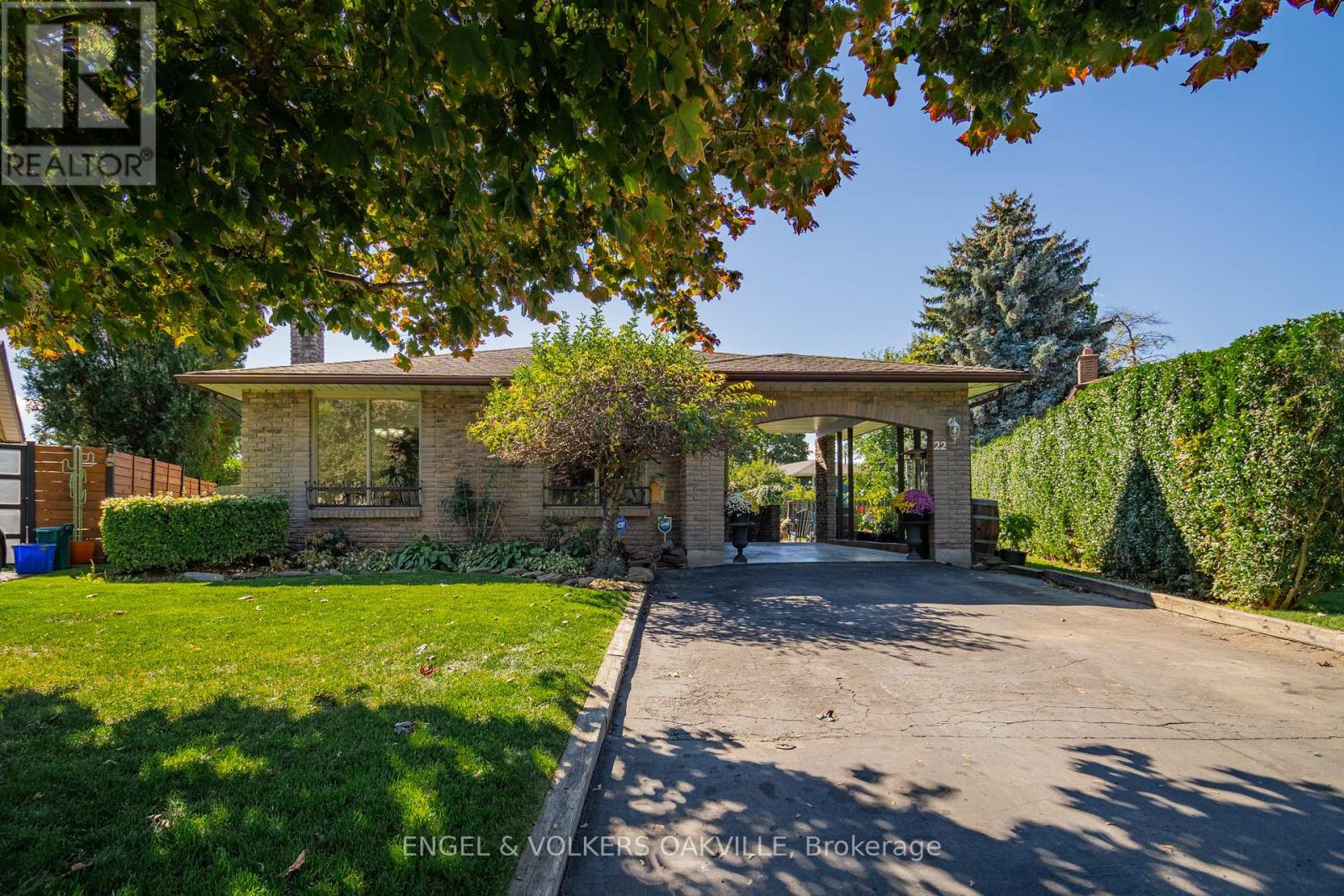 22 Sandy Cove Circle, St. Catharines, Ontario  L2N 5Z4 - Photo 3 - X12442134