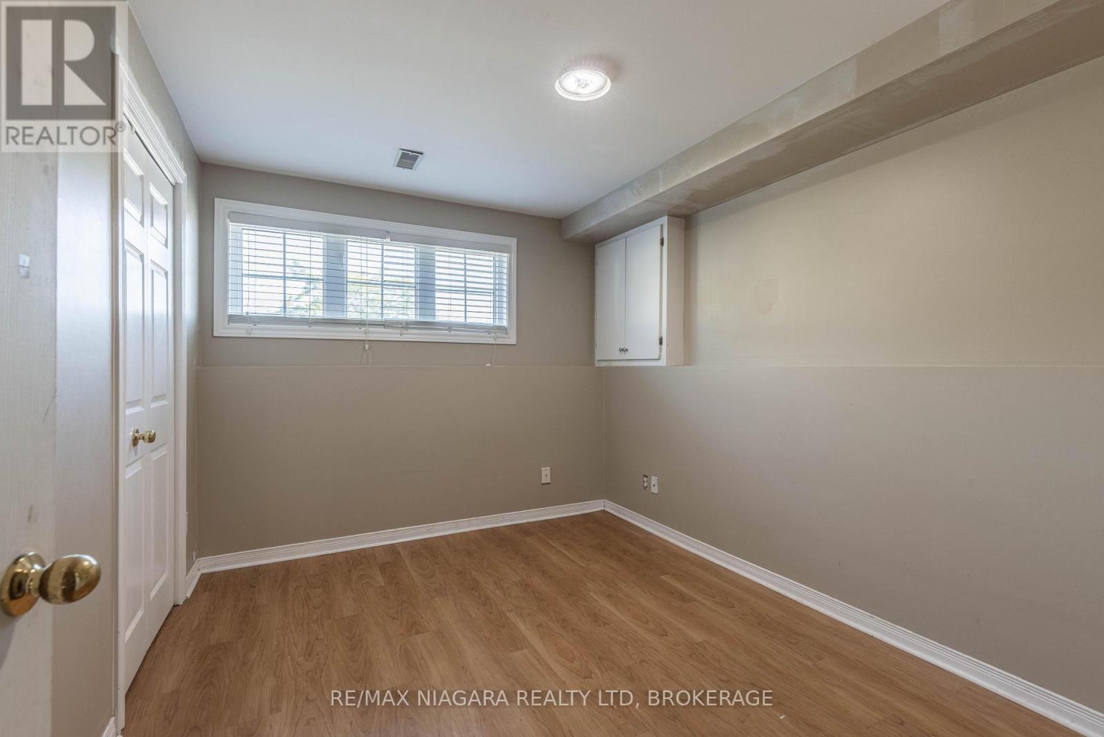 138 Carlton Street, St. Catharines, Ontario  L2R 7S6 - Photo 12 - X12442217