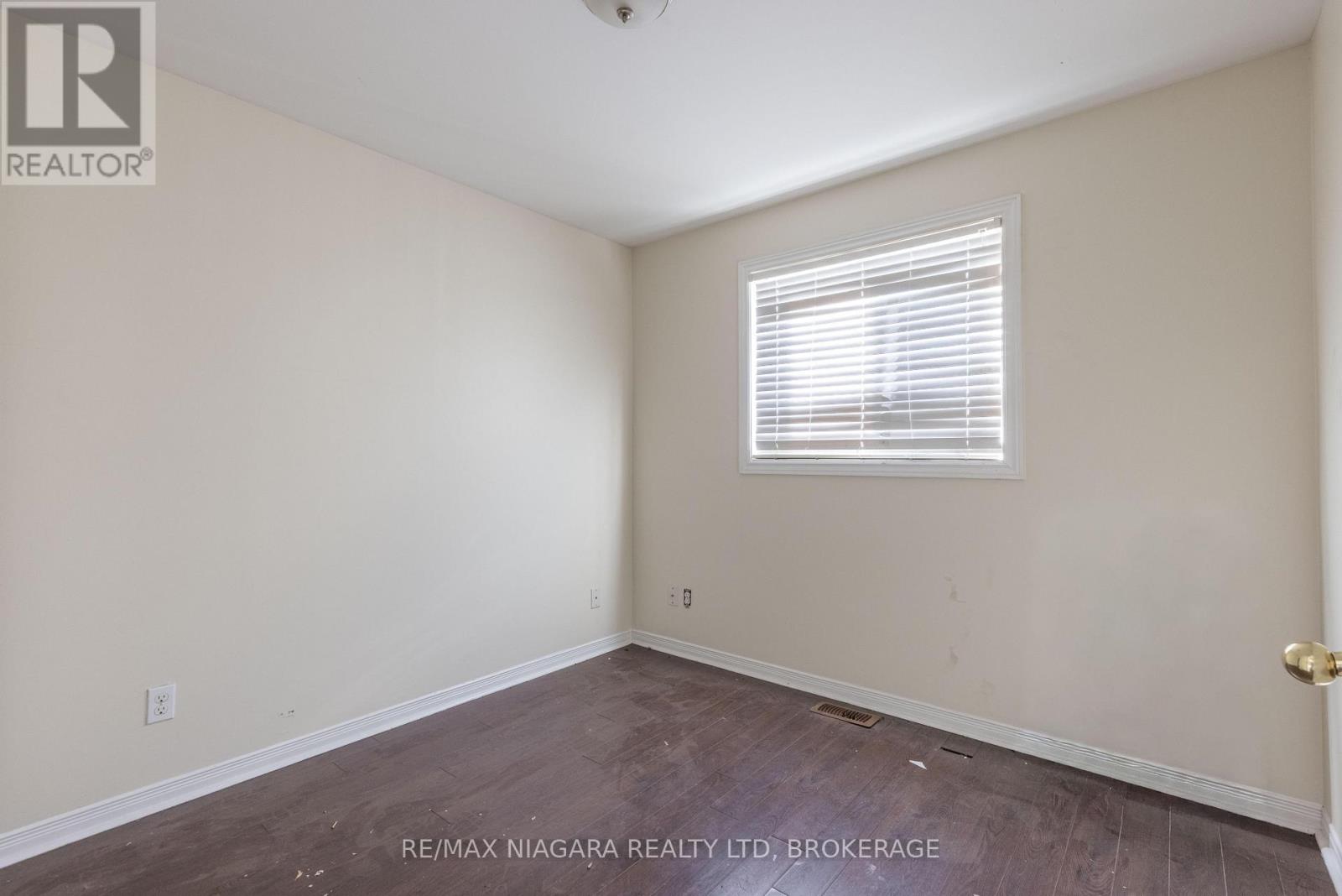 138 Carlton Street, St. Catharines, Ontario  L2R 7S6 - Photo 15 - X12442217