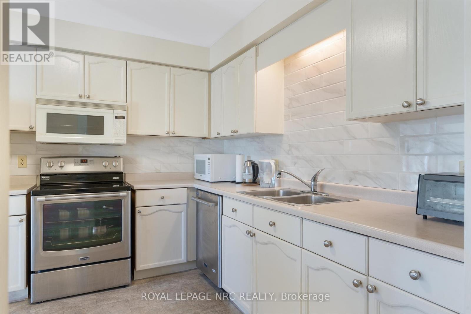 36 - 275 Pelham Road, St. Catharines (Rykert/vansickle), Ontario  L2S 3B9 - Photo 15 - X12442531