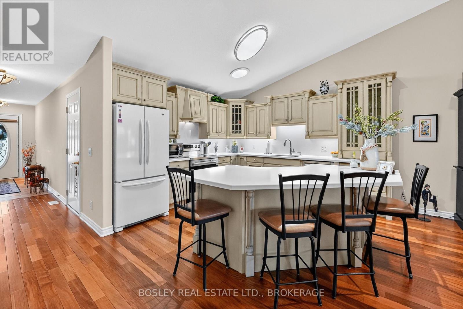 3 - 21 Loretta Drive W, Niagara-On-The-Lake, Ontario  L0S 1T0 - Photo 6 - X12442861