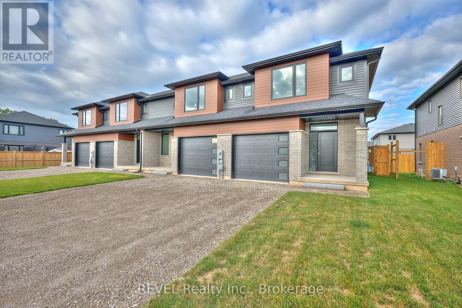 7437 Matteo Drive, Niagara Falls (Brown), Ontario  L2H 3T3 - Photo 2 - X12443954