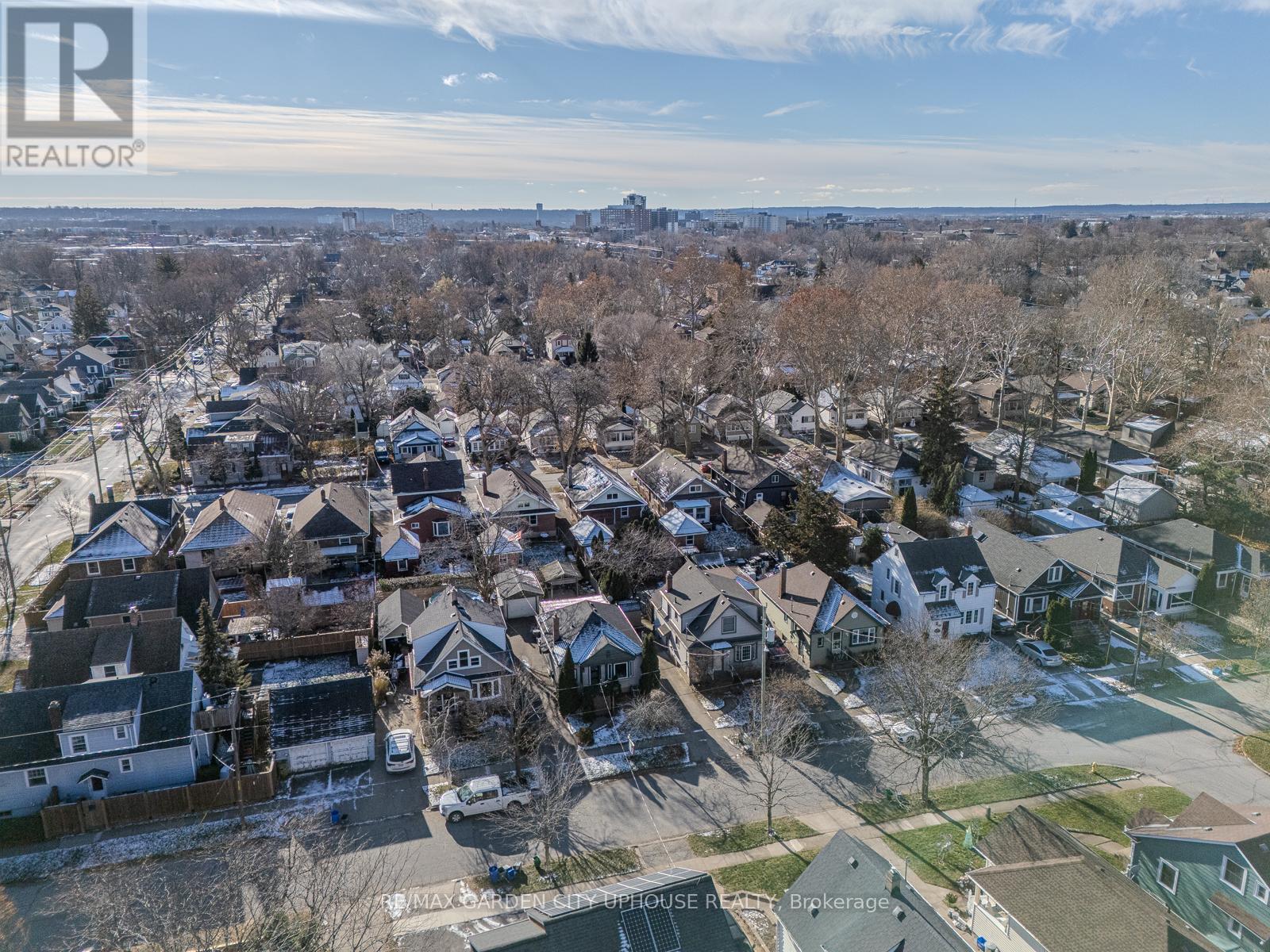 14 Spruce Street, St. Catharines, Ontario  L2R 1B3 - Photo 18 - X12444324