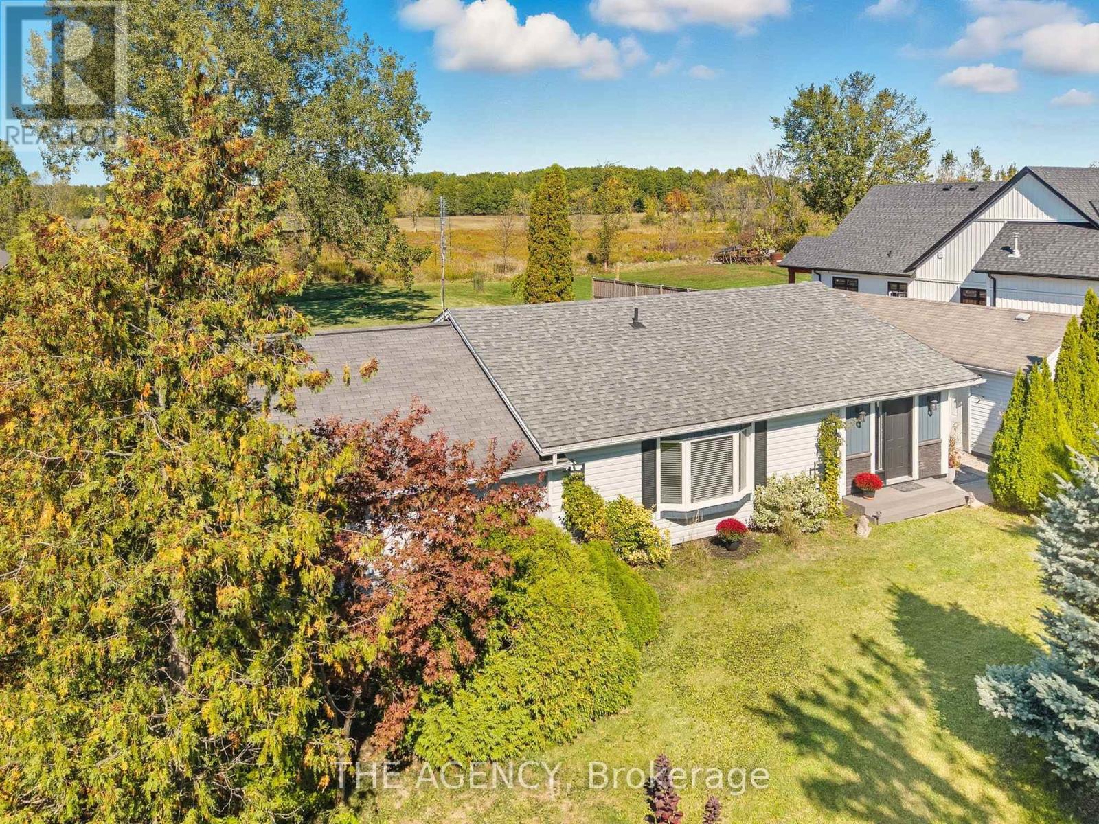 6359 Lyons Creek Road, Niagara Falls (Lyons Creek), Ontario  L2G 0L9 - Photo 5 - X12444869