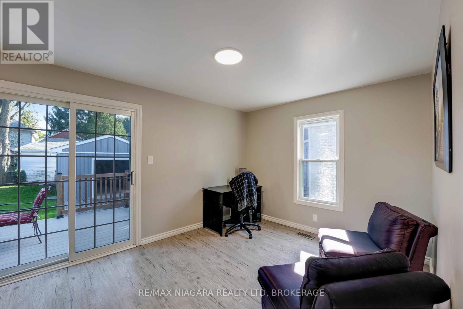 90 Pleasant Avenue, St. Catharines (Downtown), Ontario  L2R 1Y1 - Photo 21 - X12444993