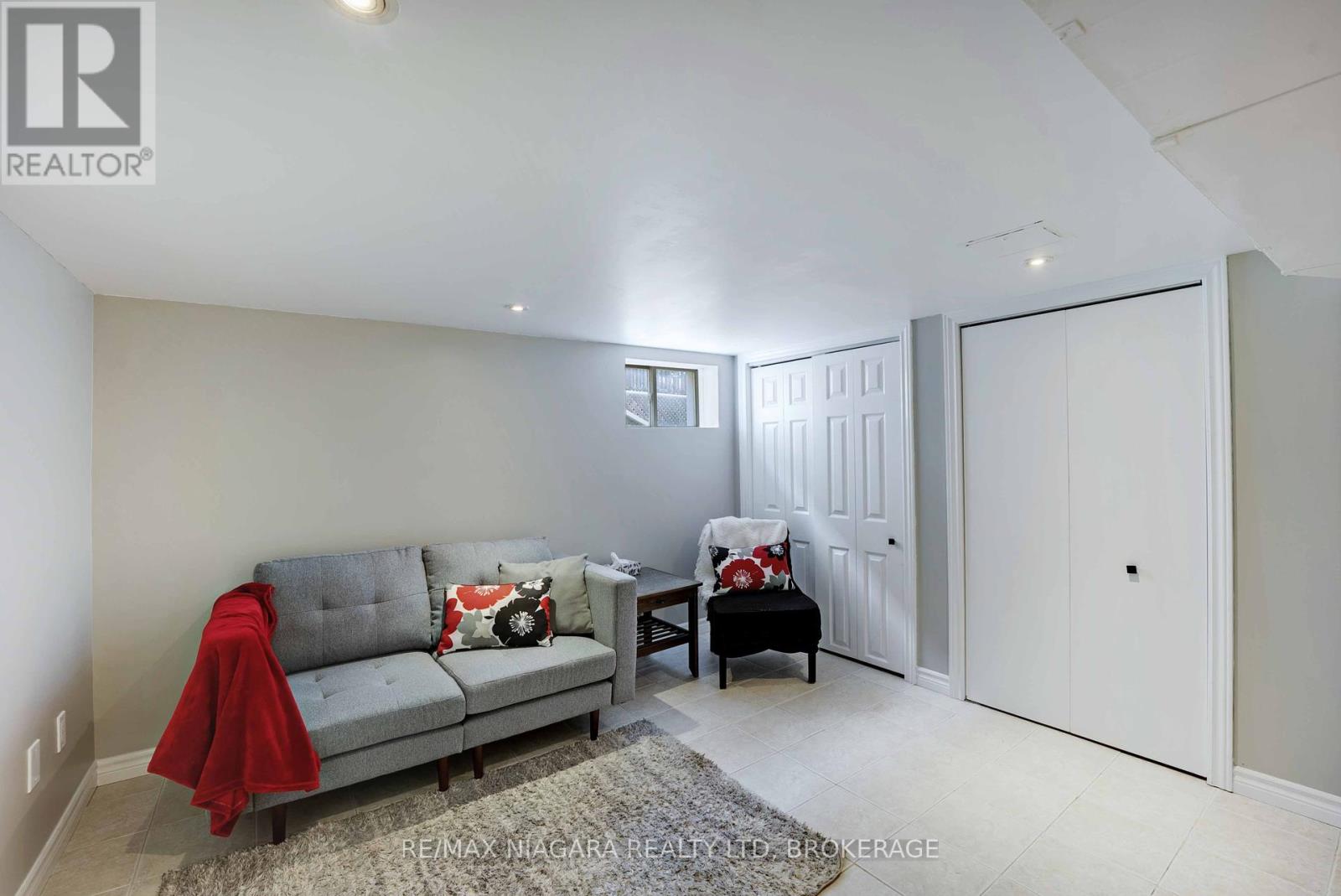 90 Pleasant Avenue, St. Catharines (Downtown), Ontario  L2R 1Y1 - Photo 29 - X12444993
