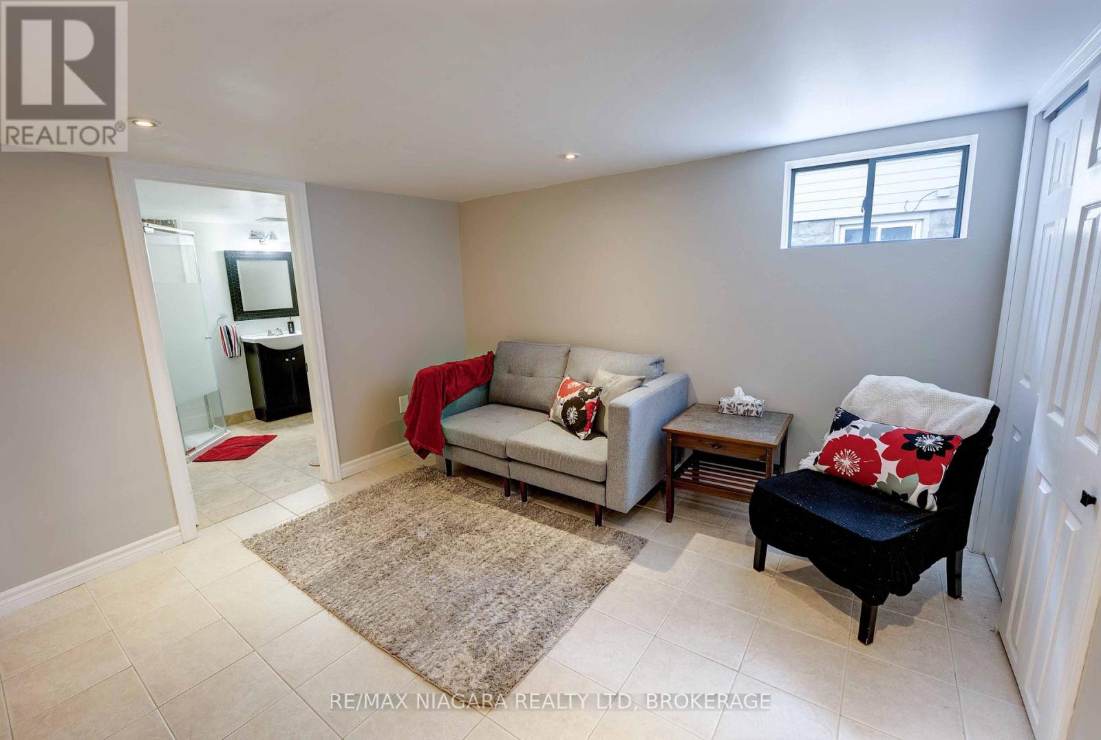 90 Pleasant Avenue, St. Catharines (Downtown), Ontario  L2R 1Y1 - Photo 30 - X12444993