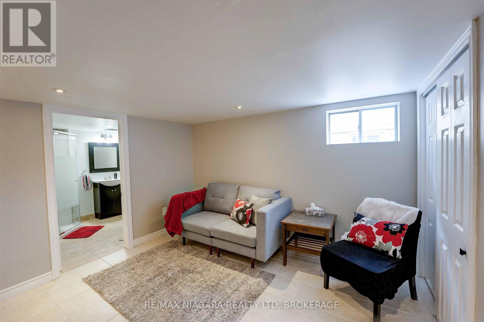 90 Pleasant Avenue, St. Catharines (Downtown), Ontario  L2R 1Y1 - Photo 31 - X12444993
