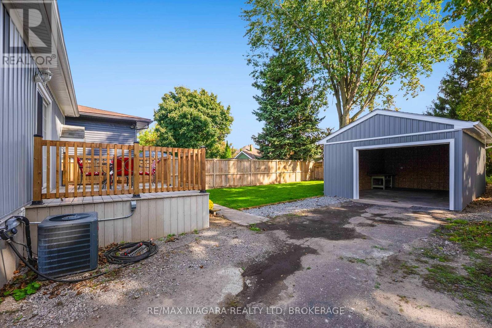 90 Pleasant Avenue, St. Catharines (Downtown), Ontario  L2R 1Y1 - Photo 35 - X12444993