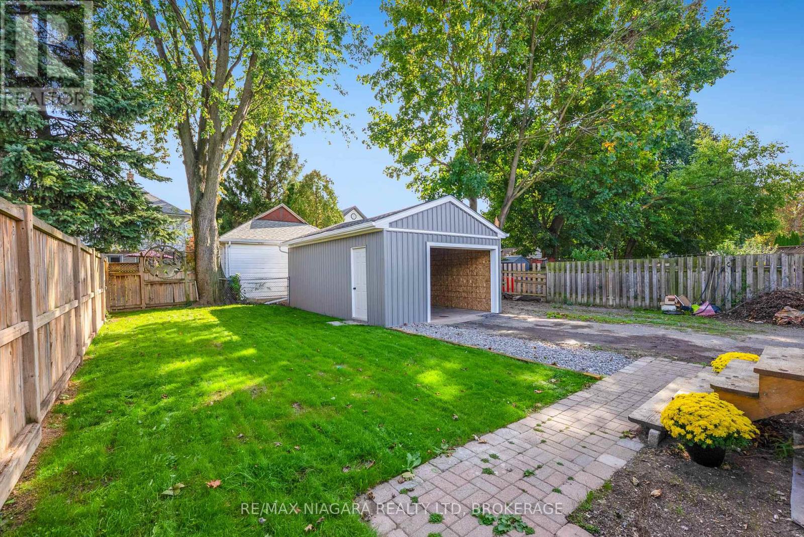 90 Pleasant Avenue, St. Catharines (Downtown), Ontario  L2R 1Y1 - Photo 37 - X12444993
