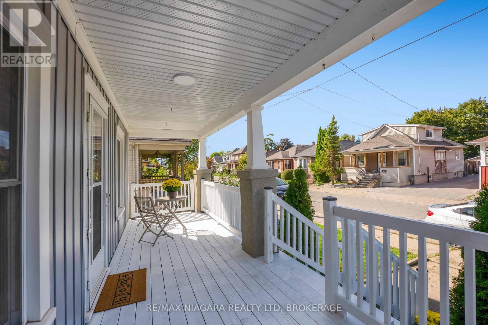 90 Pleasant Avenue, St. Catharines (Downtown), Ontario  L2R 1Y1 - Photo 4 - X12444993