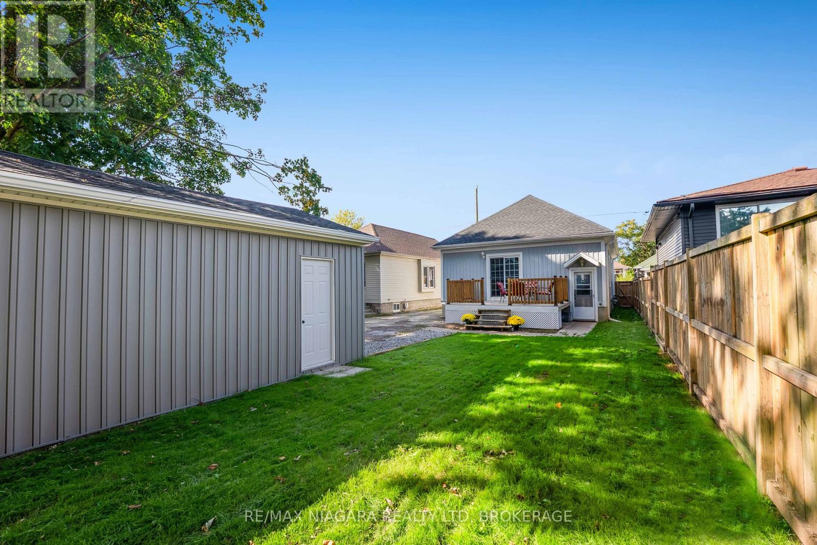 90 Pleasant Avenue, St. Catharines (Downtown), Ontario  L2R 1Y1 - Photo 41 - X12444993
