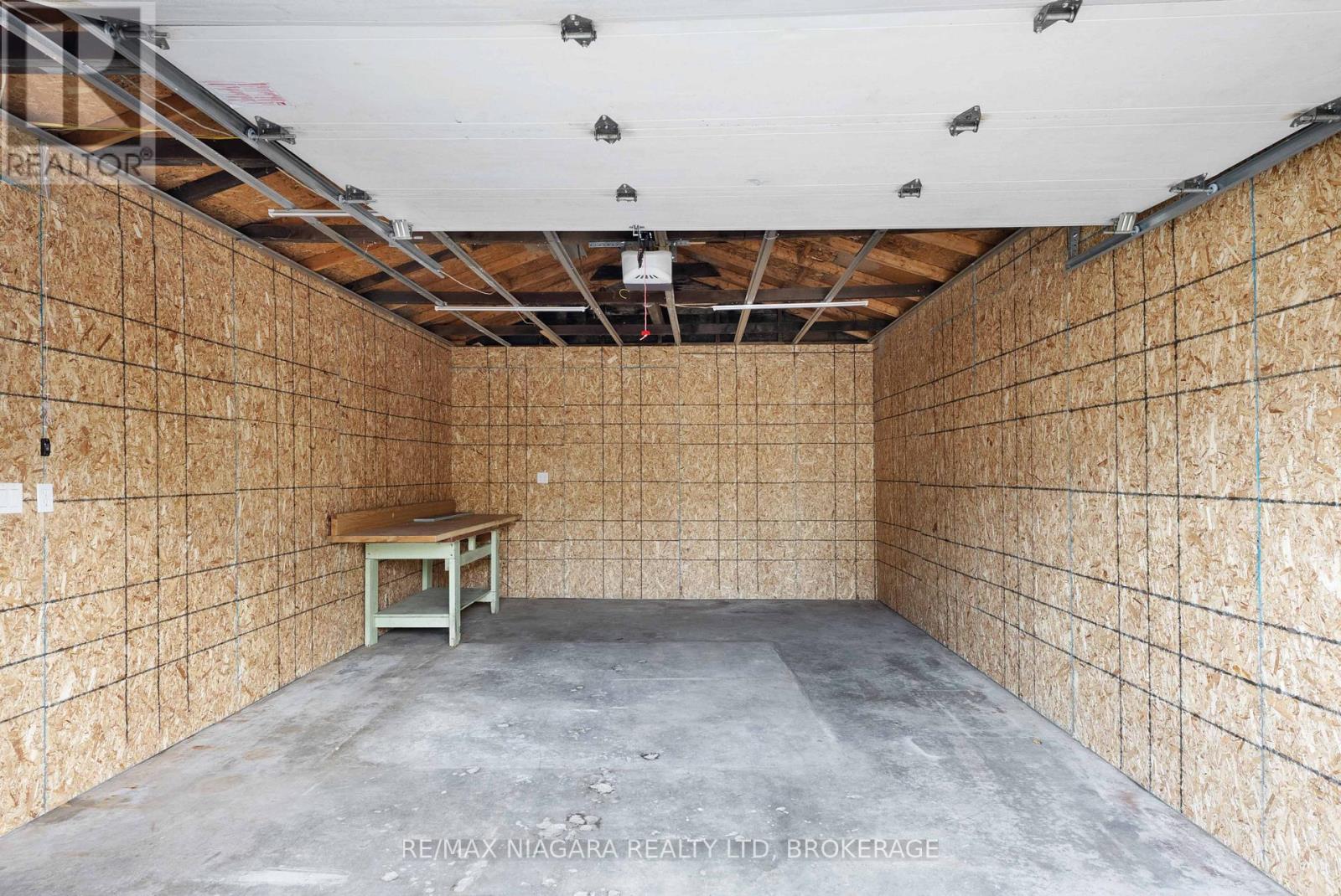 90 Pleasant Avenue, St. Catharines (Downtown), Ontario  L2R 1Y1 - Photo 43 - X12444993