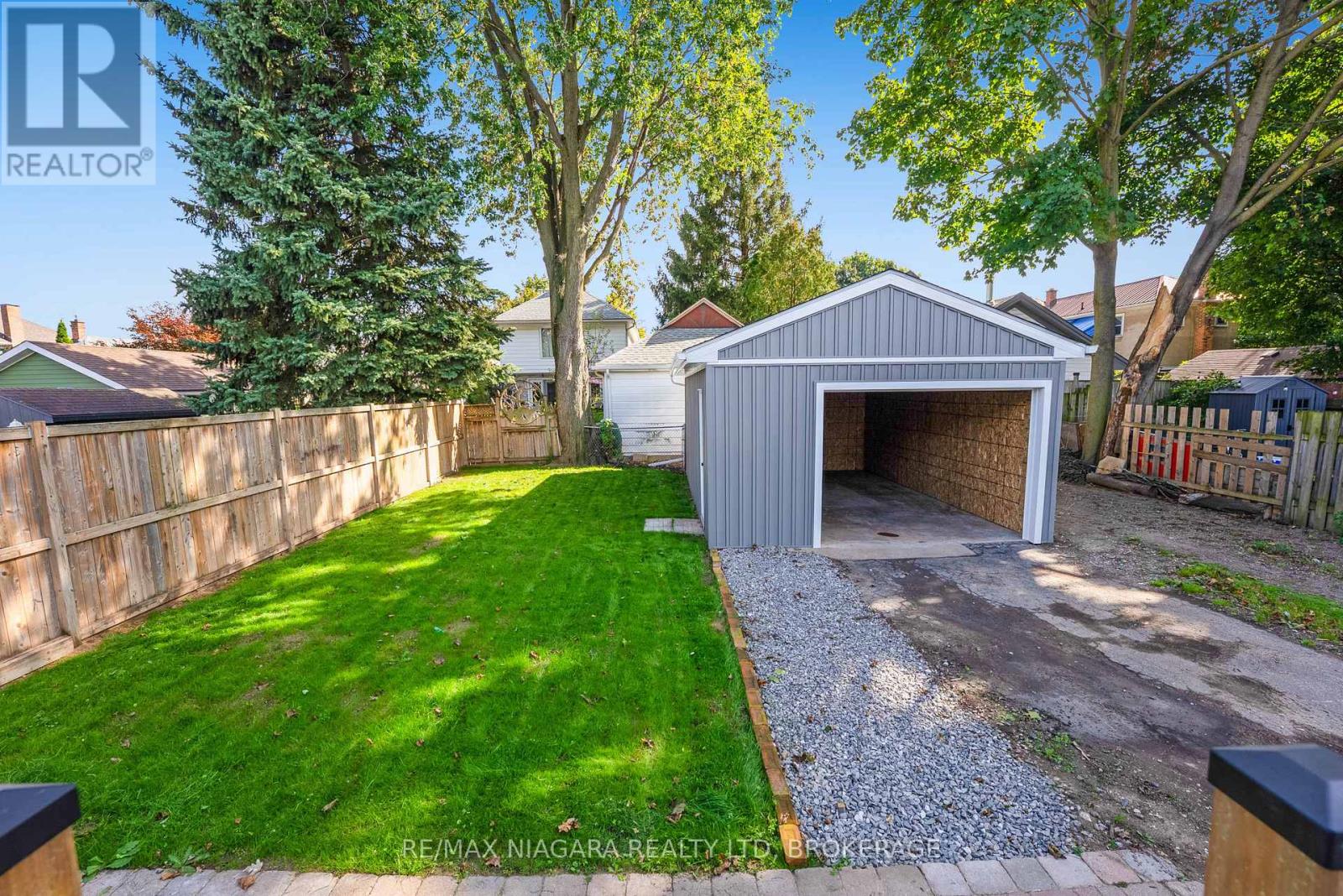 90 Pleasant Avenue, St. Catharines (Downtown), Ontario  L2R 1Y1 - Photo 45 - X12444993