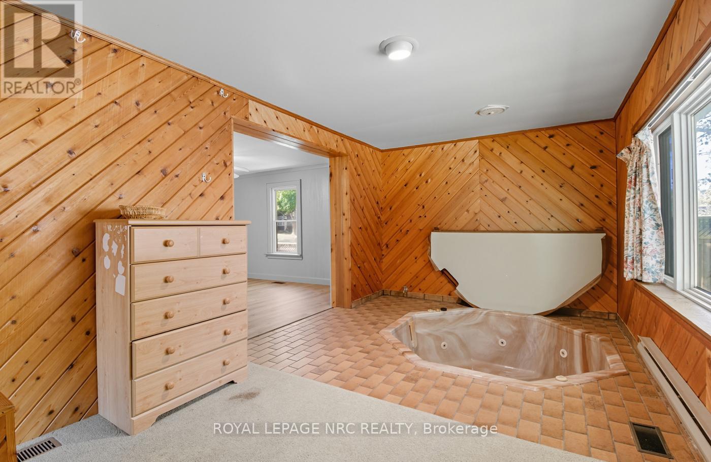 3754 Highland Drive, Fort Erie, Ontario  L0S 1N0 - Photo 23 - X12445046