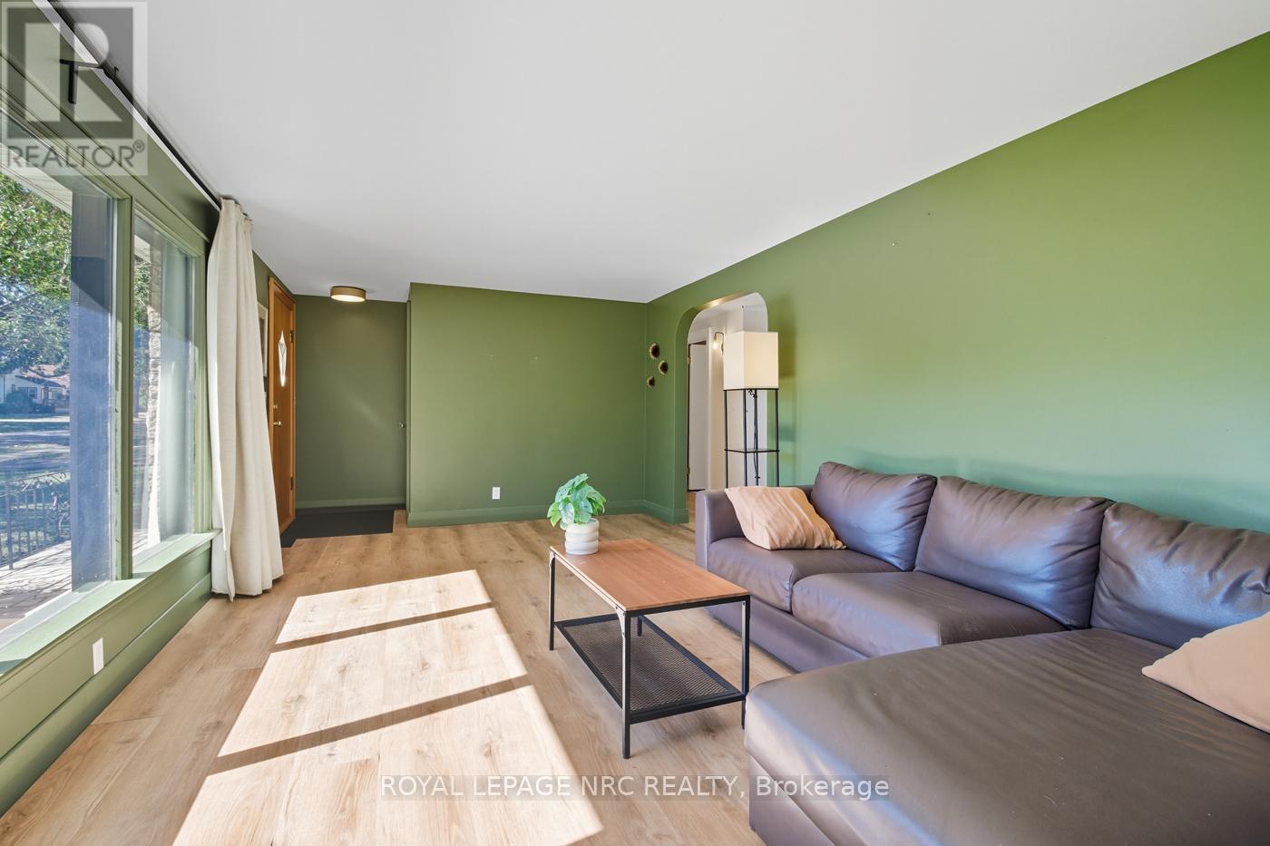 3754 Highland Drive, Fort Erie, Ontario  L0S 1N0 - Photo 6 - X12445046