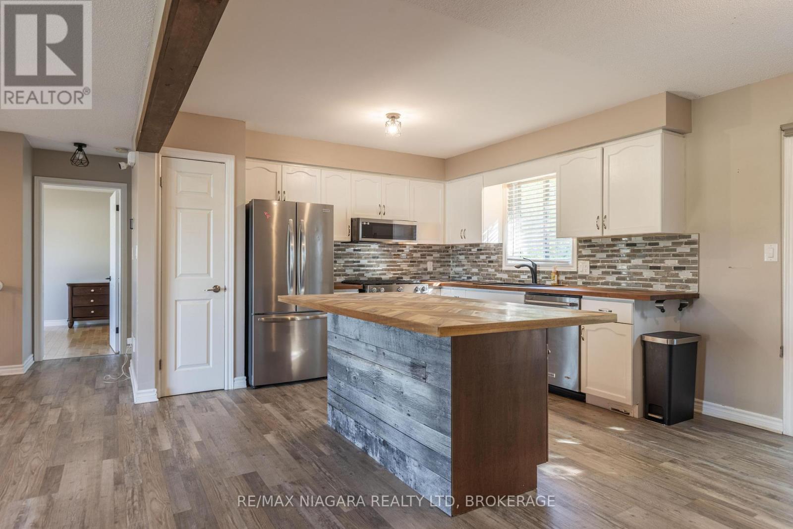 44 Maple Leaf Avenue S, Fort Erie, Ontario  L0S 1N0 - Photo 11 - X12445063