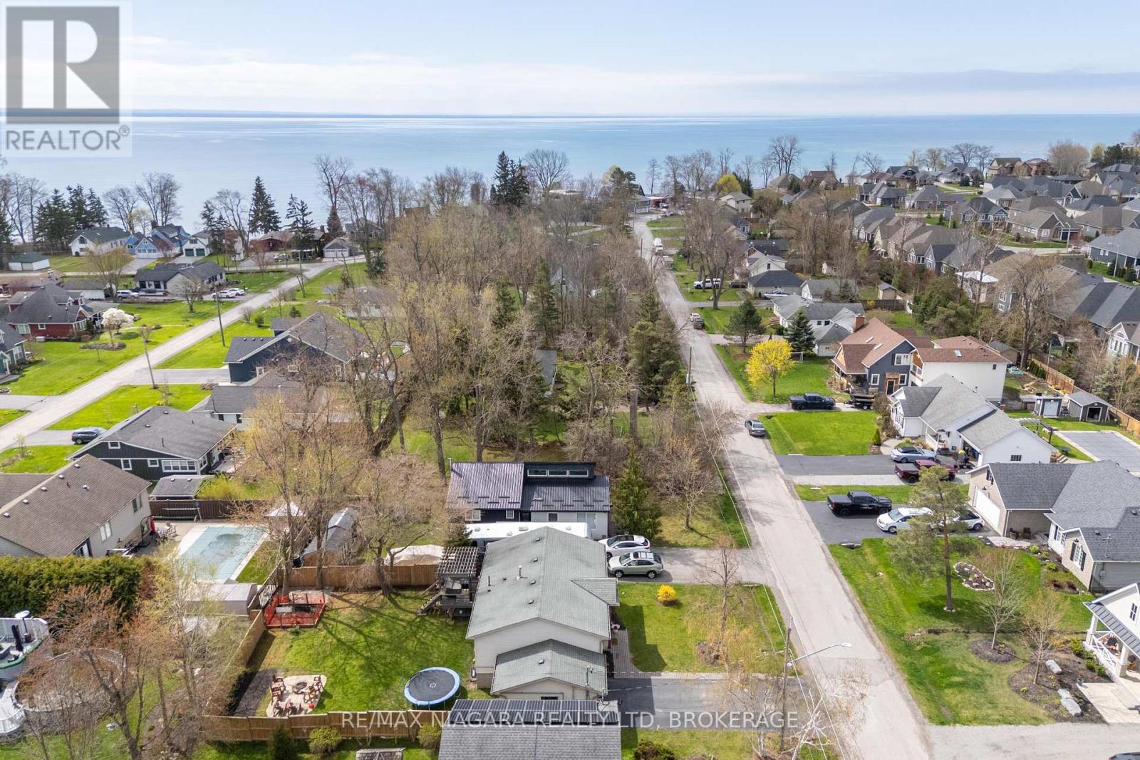 44 Maple Leaf Avenue S, Fort Erie, Ontario  L0S 1N0 - Photo 31 - X12445063