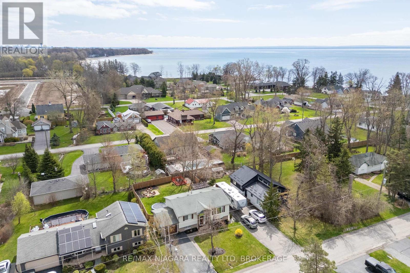 44 Maple Leaf Avenue S, Fort Erie, Ontario  L0S 1N0 - Photo 32 - X12445063