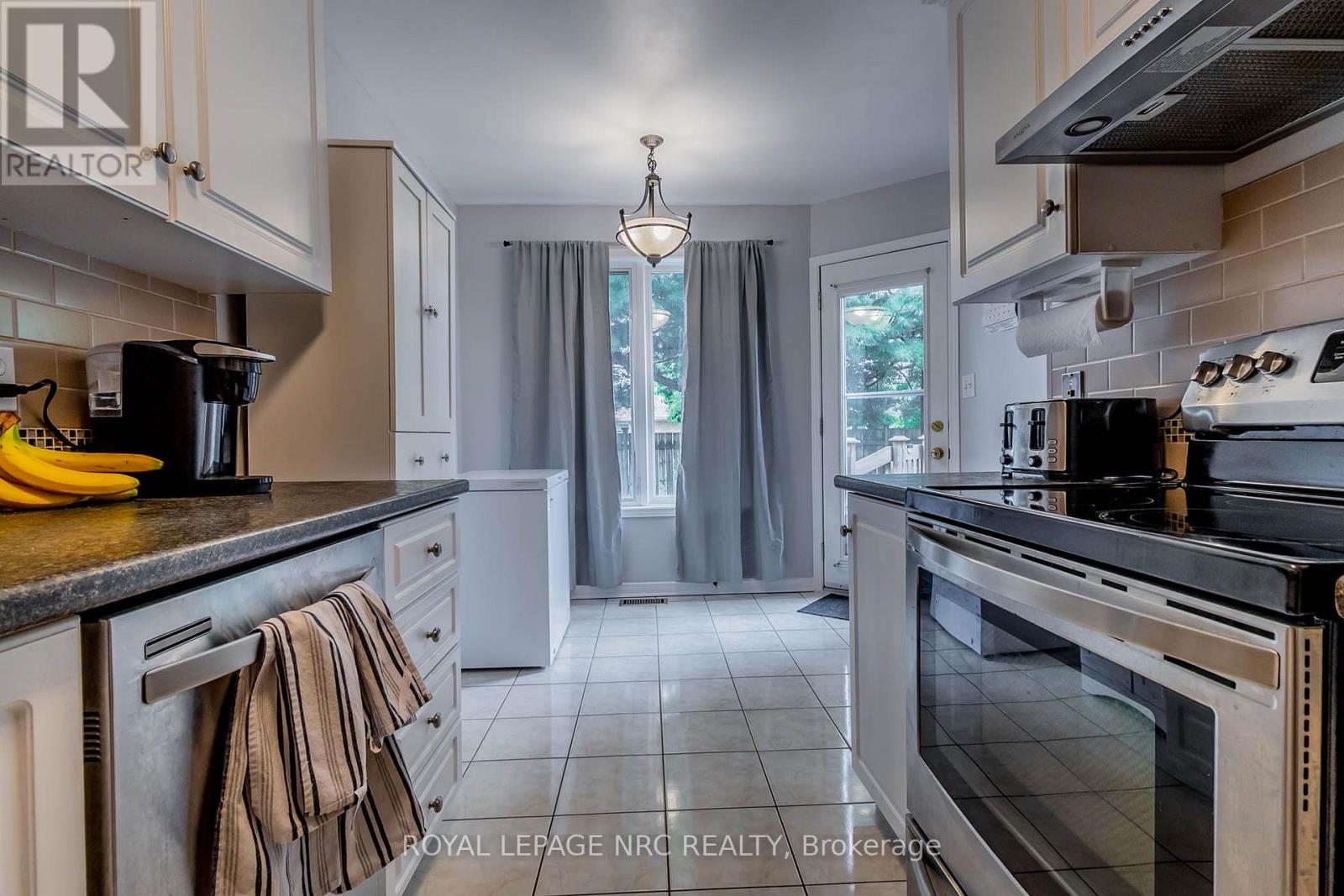 28 - 5070 Drummond Road, Niagara Falls, Ontario  L2E 6E4 - Photo 17 - X12445723