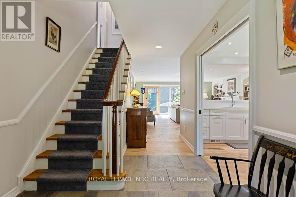 7 Christopher Street, Niagara-On-The-Lake (Town), Ontario  L0S 1J0 - Photo 6 - X12445970