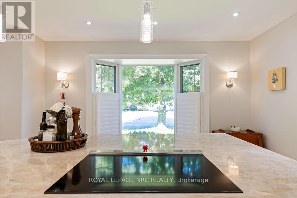7 Christopher Street, Niagara-On-The-Lake (Town), Ontario  L0S 1J0 - Photo 8 - X12445970