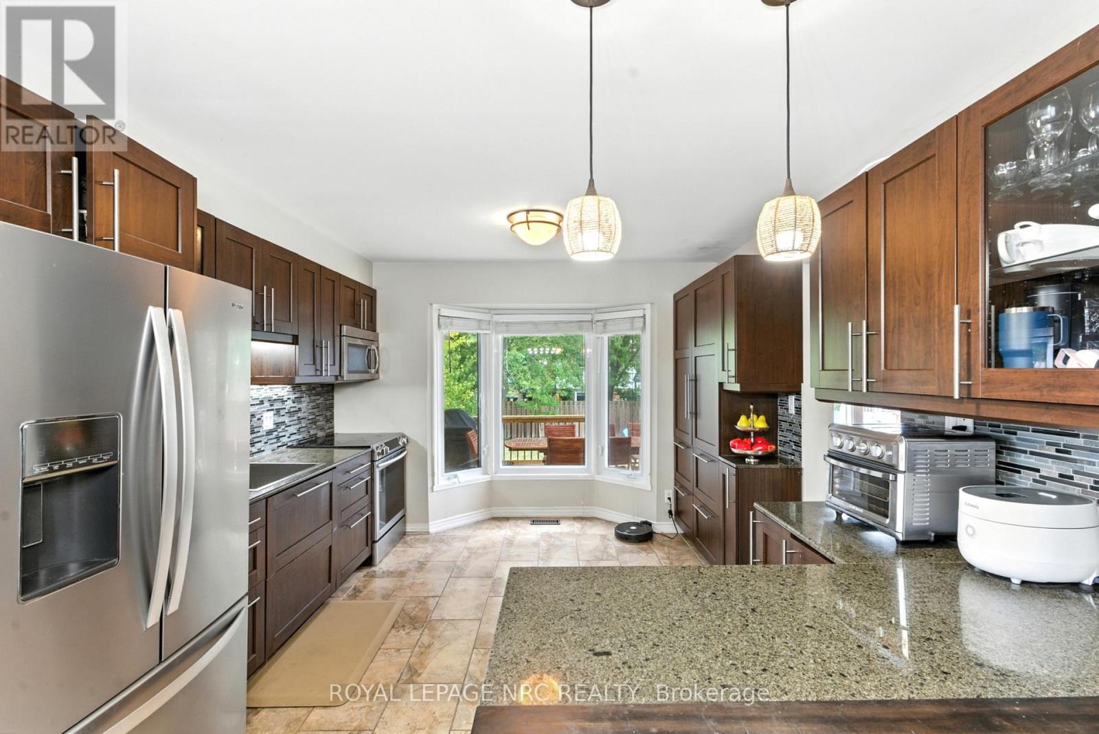 260 Gadsby Avenue, Welland, Ontario  L3C 6N5 - Photo 13 - X12446053