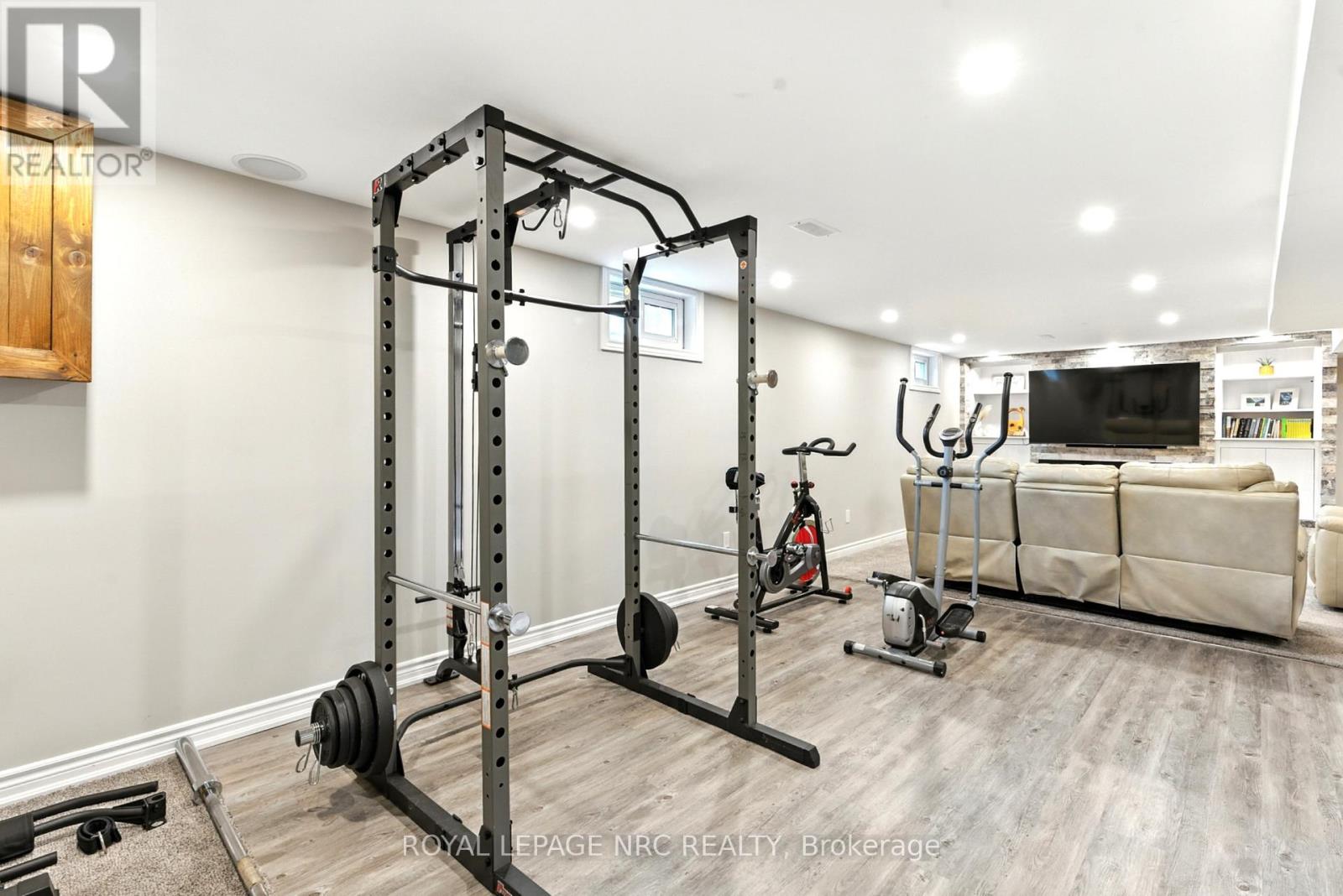 260 Gadsby Avenue, Welland, Ontario  L3C 6N5 - Photo 39 - X12446053