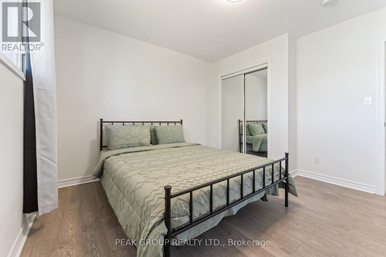 8816 Roosevelt Street, Niagara Falls, Ontario  L2G 7A2 - Photo 15 - X12446063