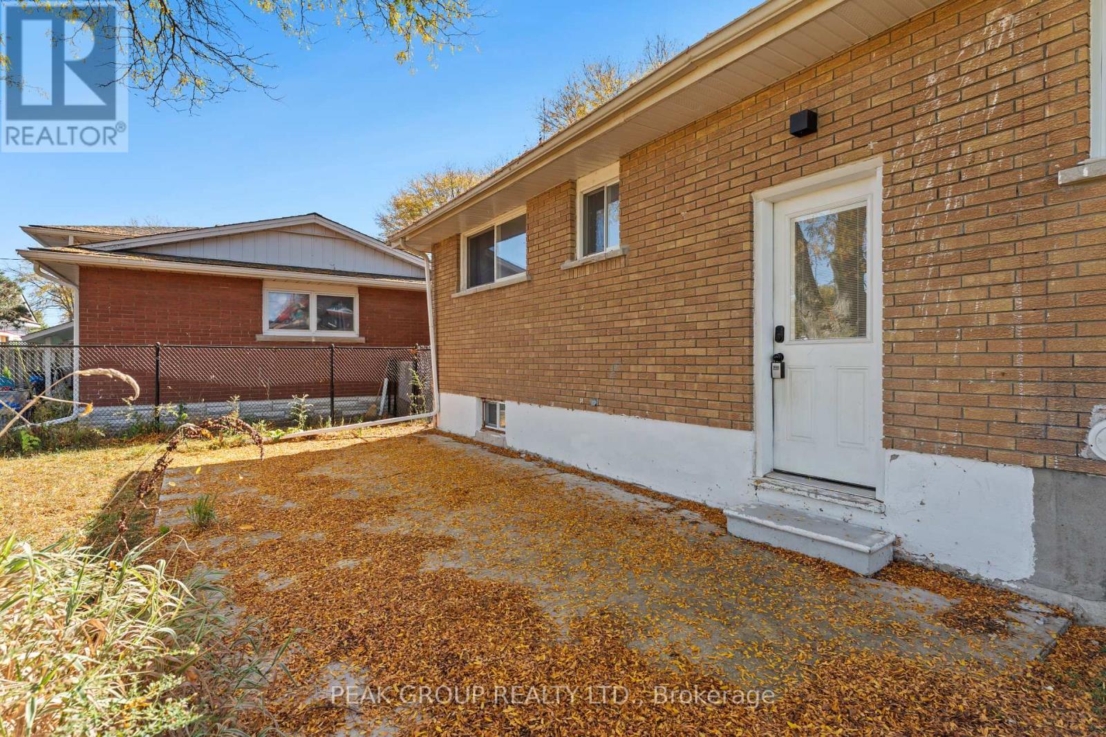 8816 Roosevelt Street, Niagara Falls, Ontario  L2G 7A2 - Photo 32 - X12446063