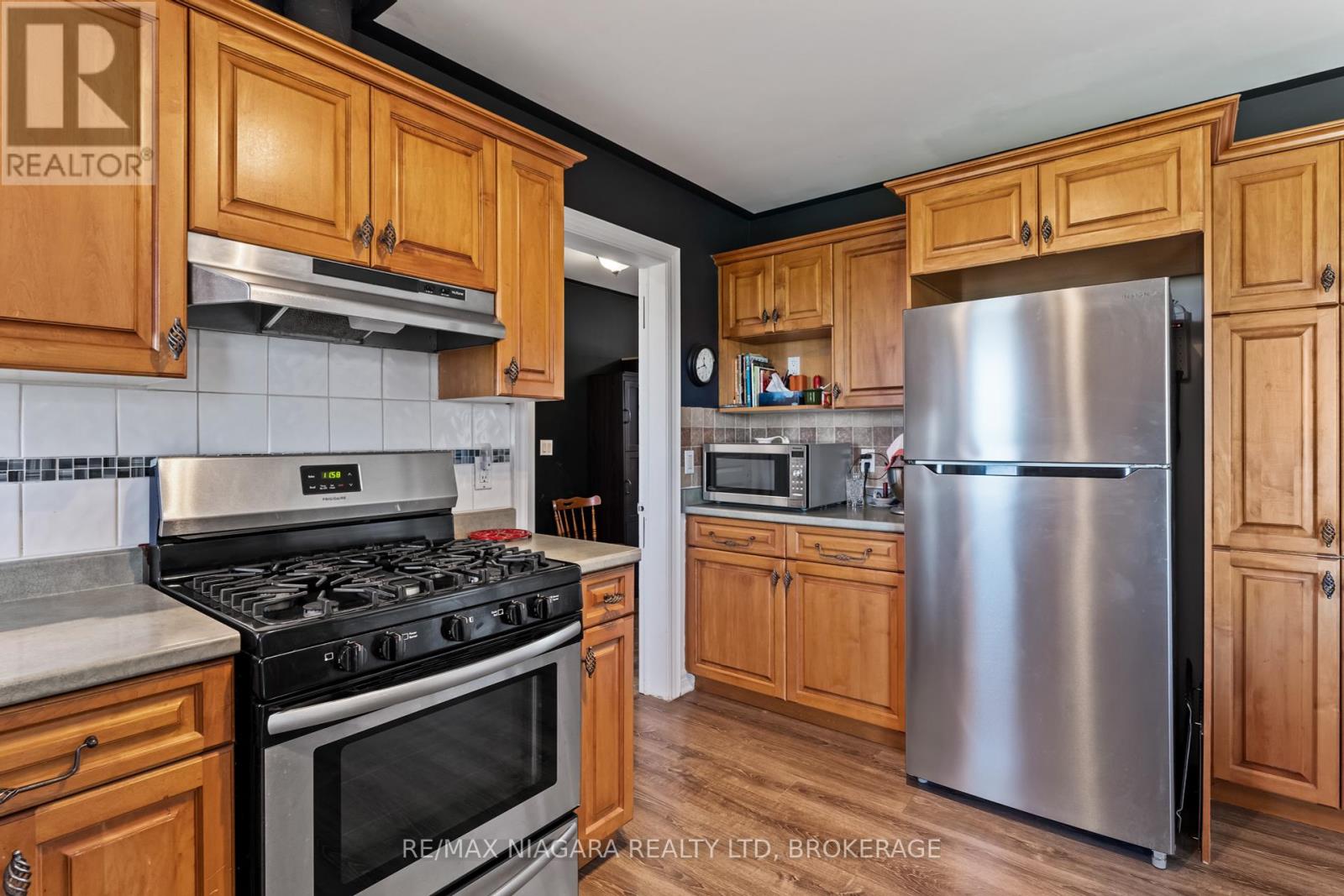 374 Niagara Stone Road, Niagara-On-The-Lake, Ontario  L0S 1J0 - Photo 15 - X12446338