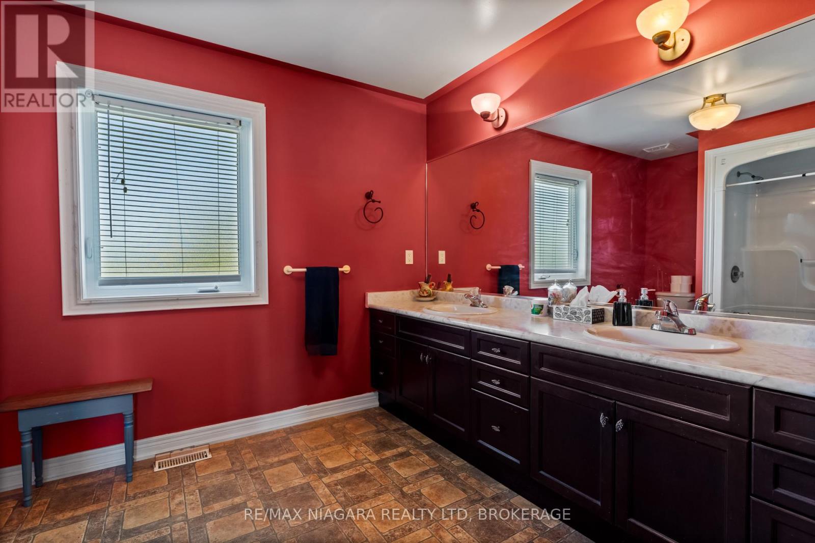 374 Niagara Stone Road, Niagara-On-The-Lake, Ontario  L0S 1J0 - Photo 23 - X12446338