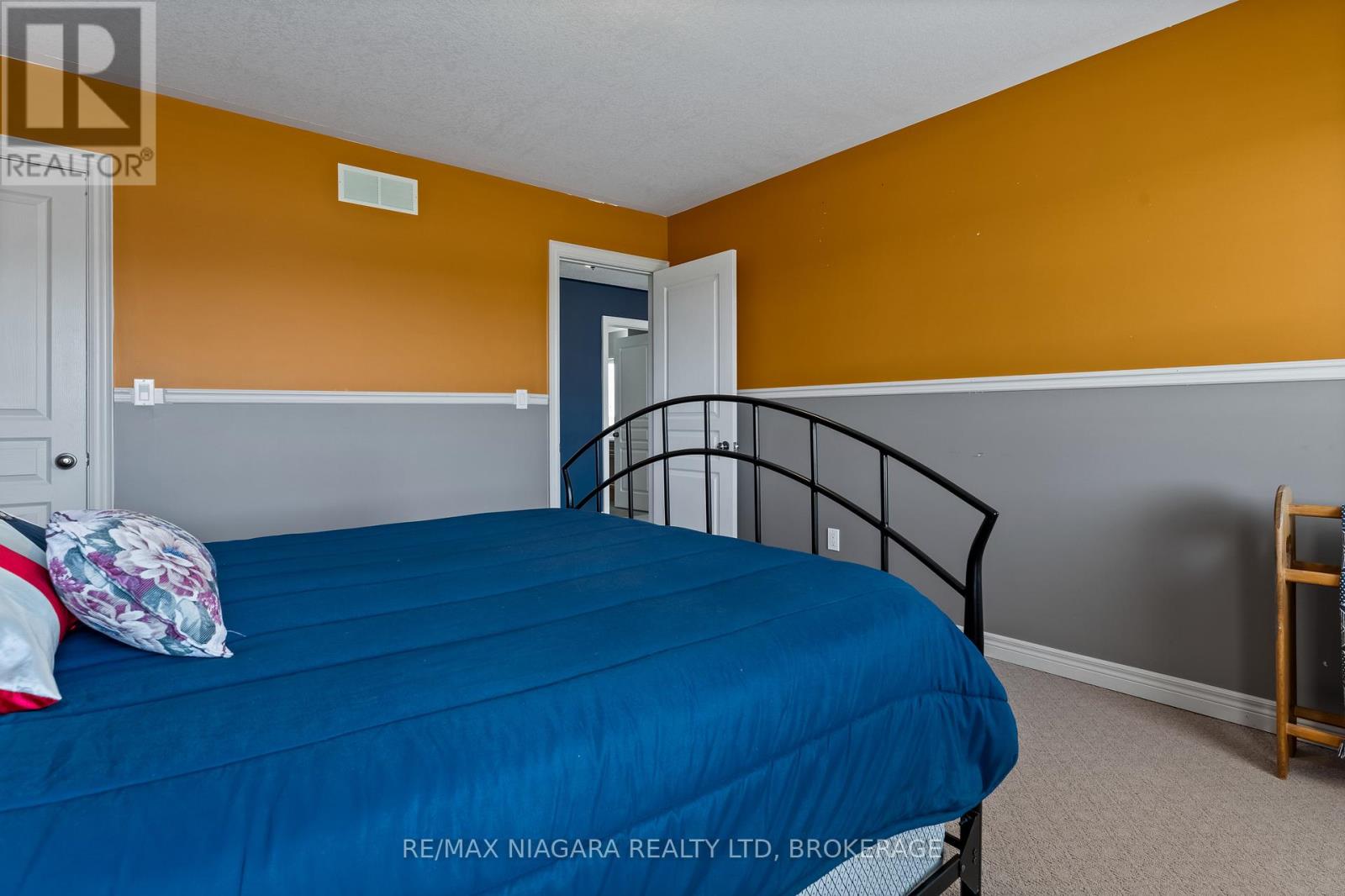 374 Niagara Stone Road, Niagara-On-The-Lake, Ontario  L0S 1J0 - Photo 26 - X12446338