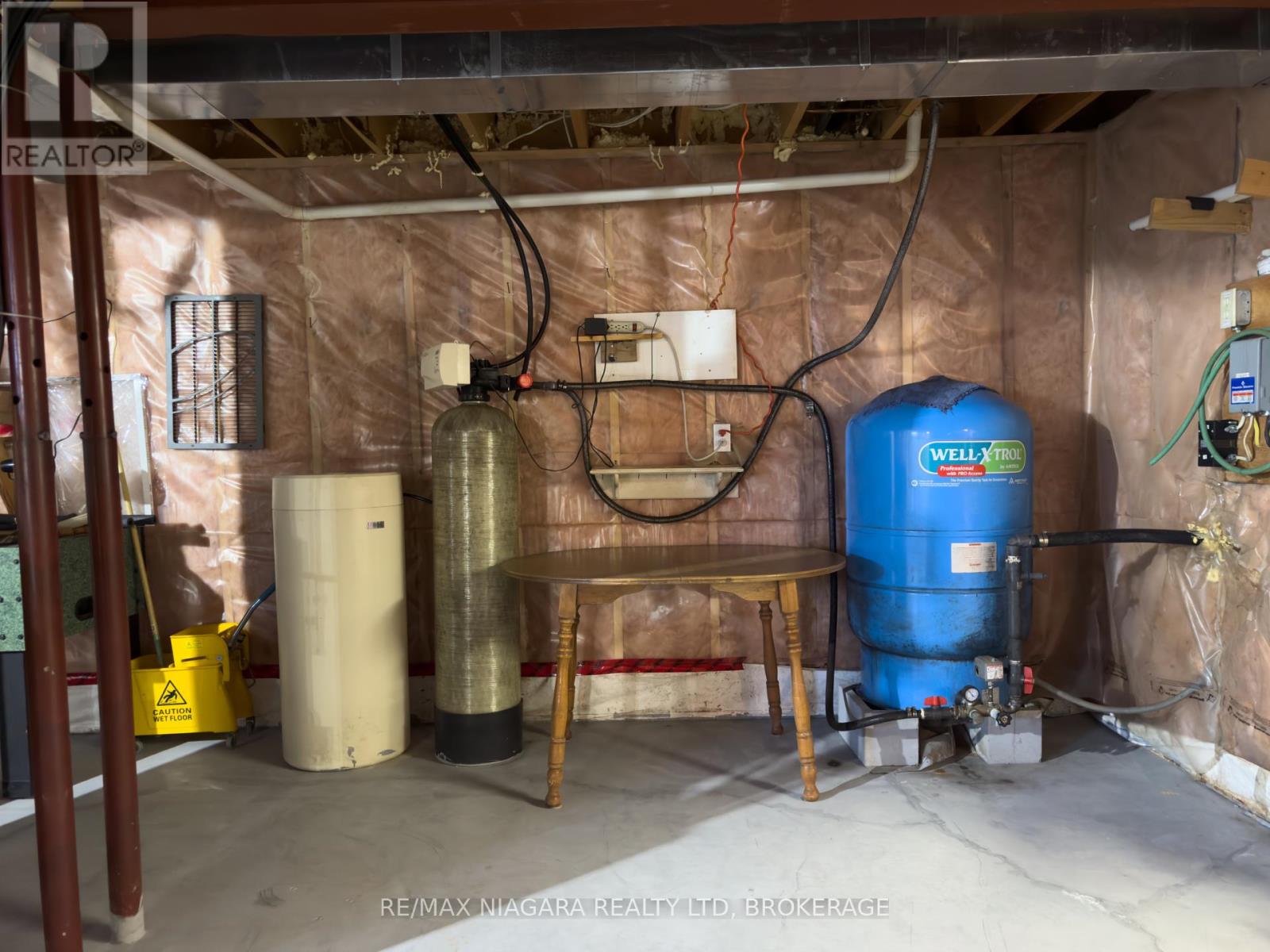 374 Niagara Stone Road, Niagara-On-The-Lake, Ontario  L0S 1J0 - Photo 37 - X12446338