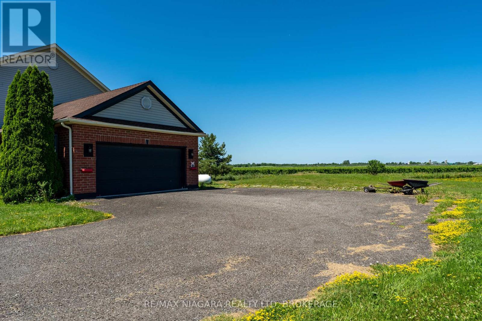 374 Niagara Stone Road, Niagara-On-The-Lake, Ontario  L0S 1J0 - Photo 5 - X12446338