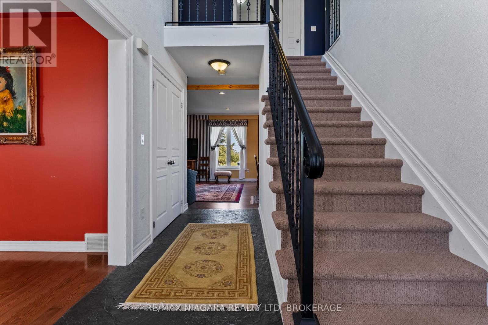 374 Niagara Stone Road, Niagara-On-The-Lake, Ontario  L0S 1J0 - Photo 7 - X12446338