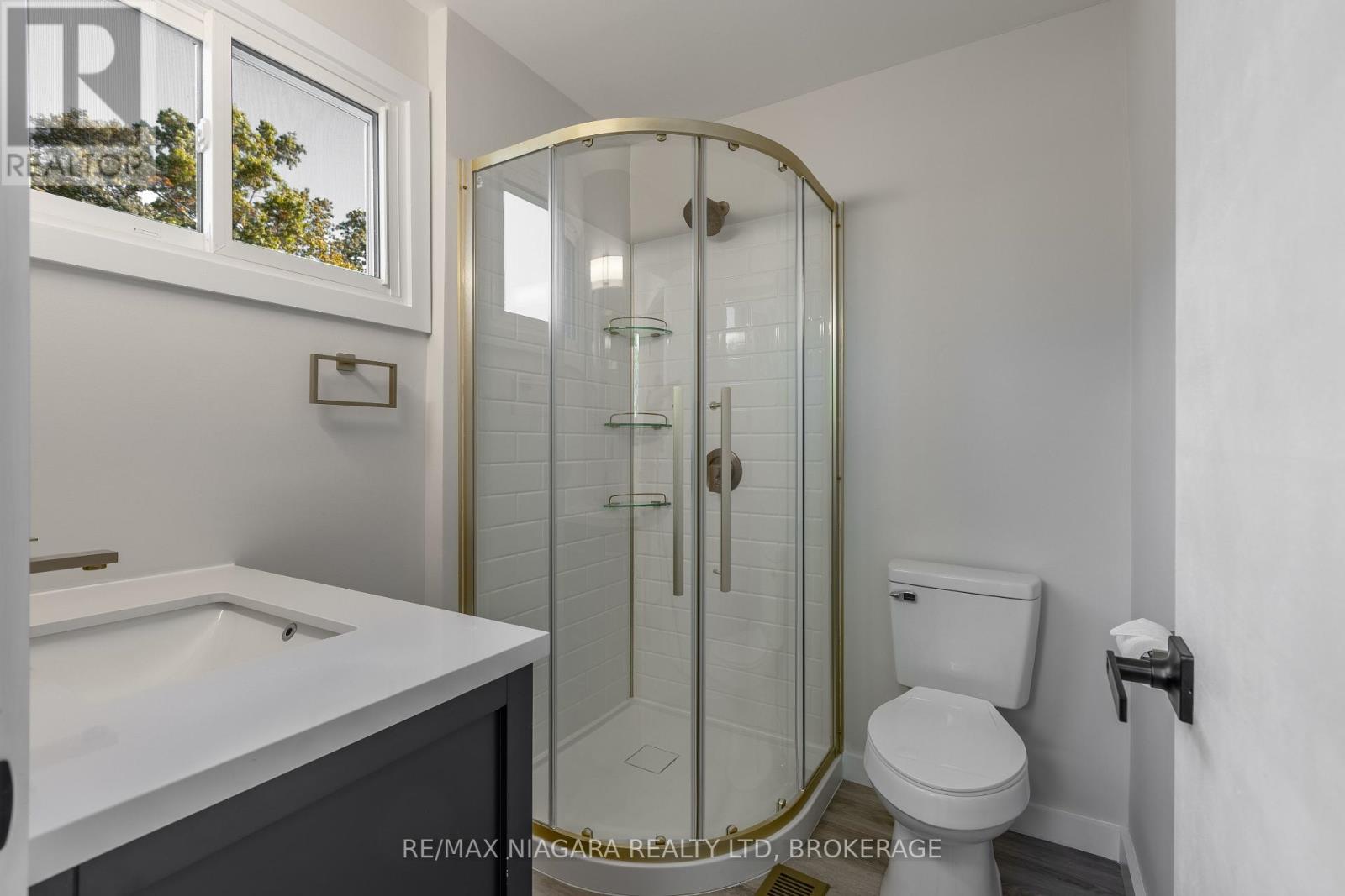 22 Little John Court, Welland, Ontario  L3C 5X2 - Photo 11 - X12447129