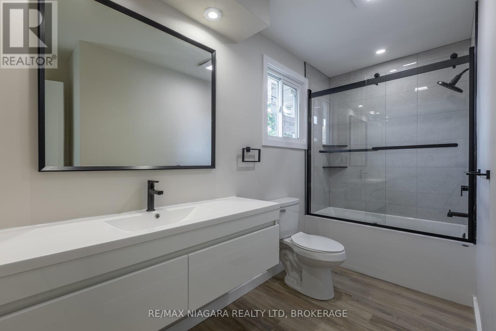 22 Little John Court, Welland, Ontario  L3C 5X2 - Photo 14 - X12447129