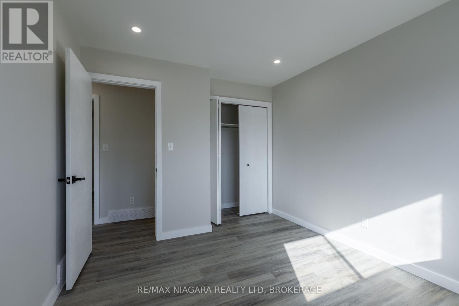 22 Little John Court, Welland, Ontario  L3C 5X2 - Photo 16 - X12447129