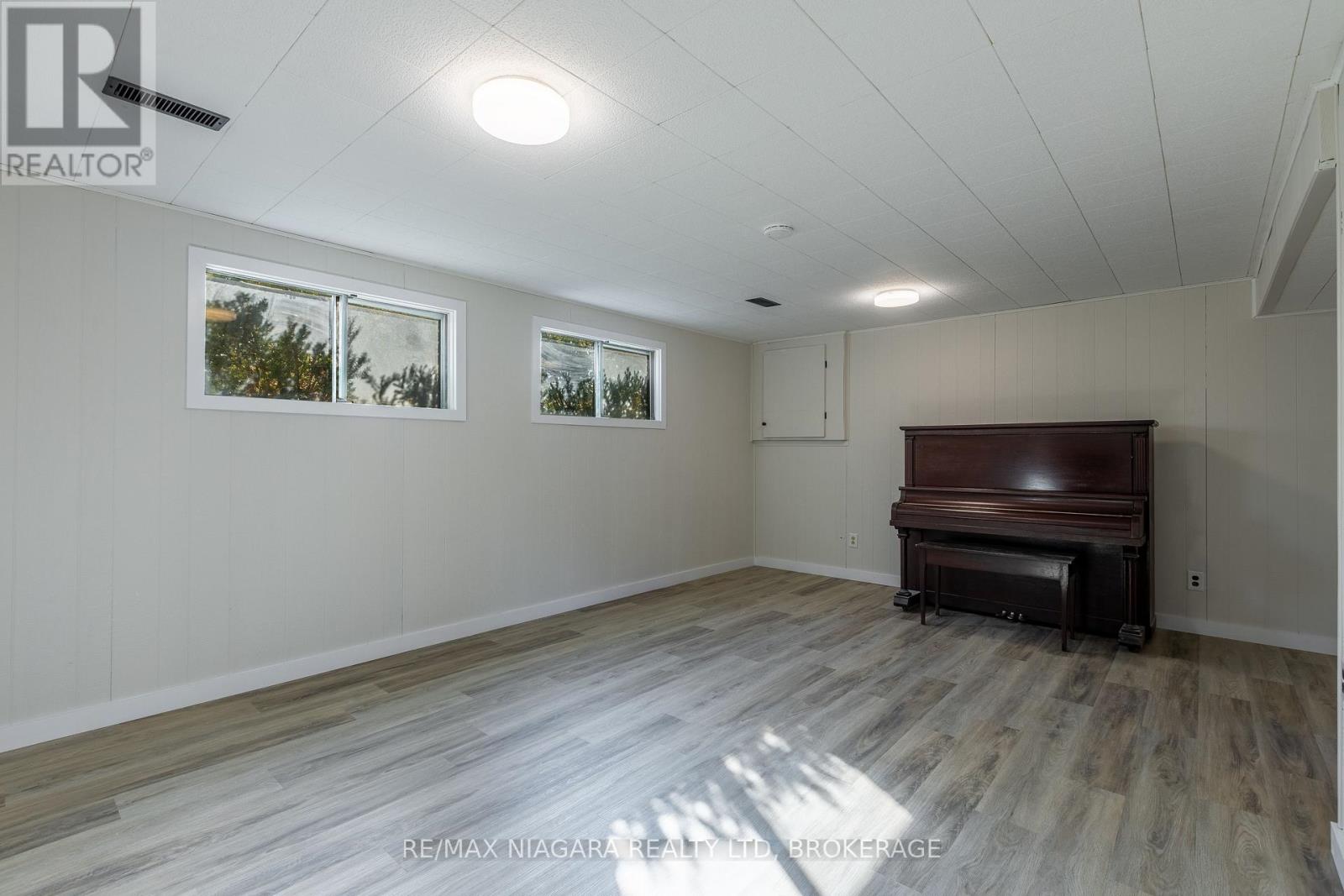 22 Little John Court, Welland, Ontario  L3C 5X2 - Photo 19 - X12447129