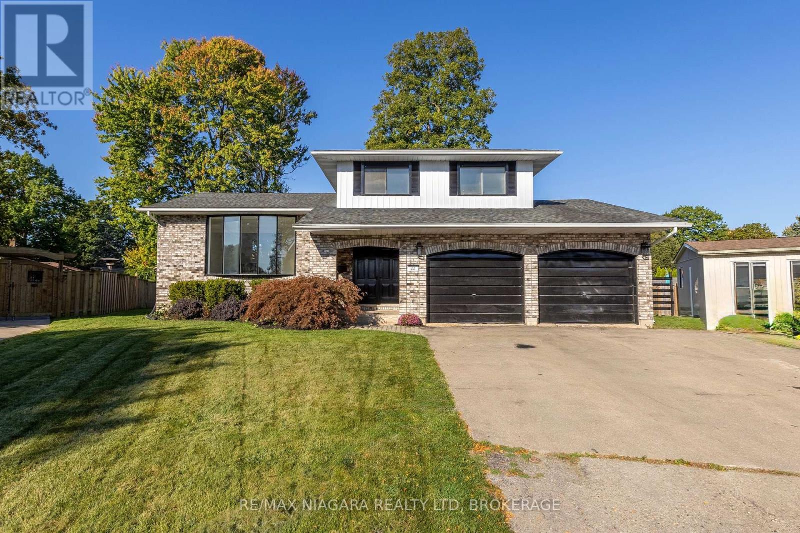 22 Little John Court, Welland, Ontario  L3C 5X2 - Photo 2 - X12447129