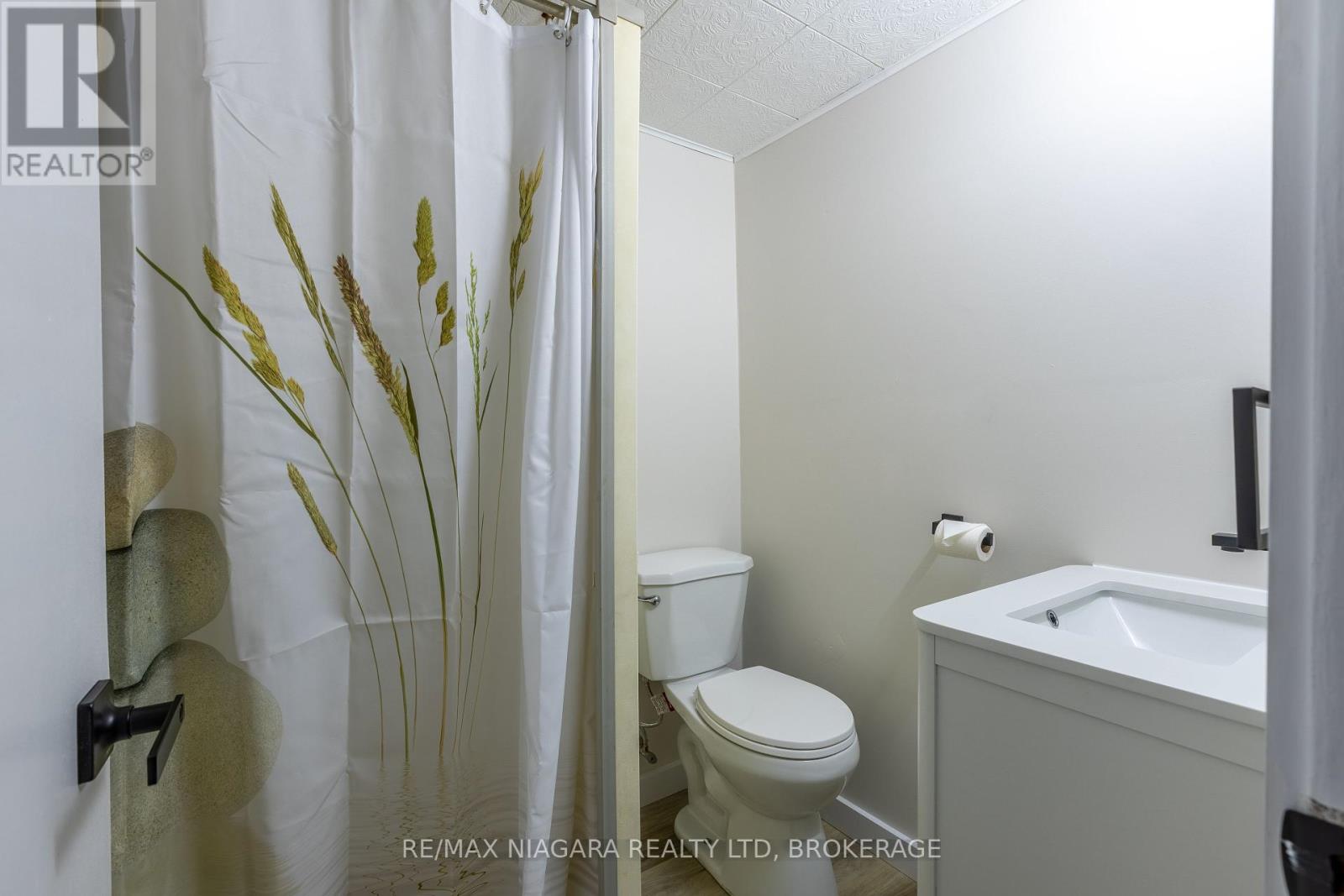 22 Little John Court, Welland, Ontario  L3C 5X2 - Photo 23 - X12447129