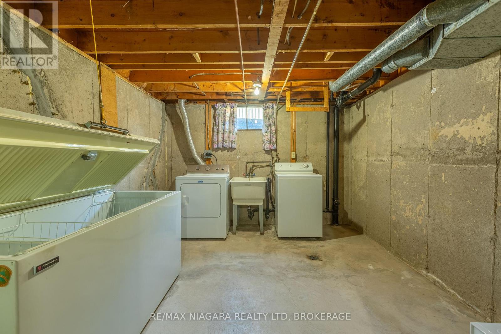 22 Little John Court, Welland, Ontario  L3C 5X2 - Photo 24 - X12447129