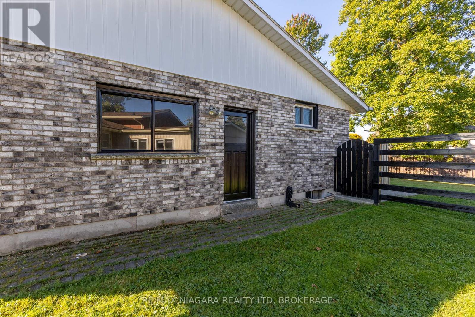 22 Little John Court, Welland, Ontario  L3C 5X2 - Photo 29 - X12447129