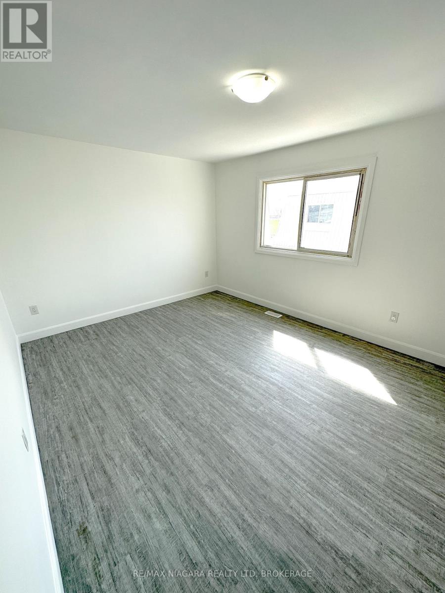 1 - 71 Hagey Avenue, Fort Erie (Central), Ontario  L2A 1W5 - Photo 10 - X12447988
