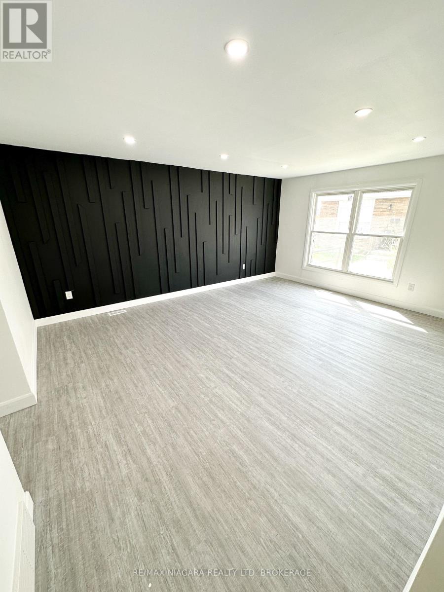 1 - 71 Hagey Avenue, Fort Erie (Central), Ontario  L2A 1W5 - Photo 2 - X12447988