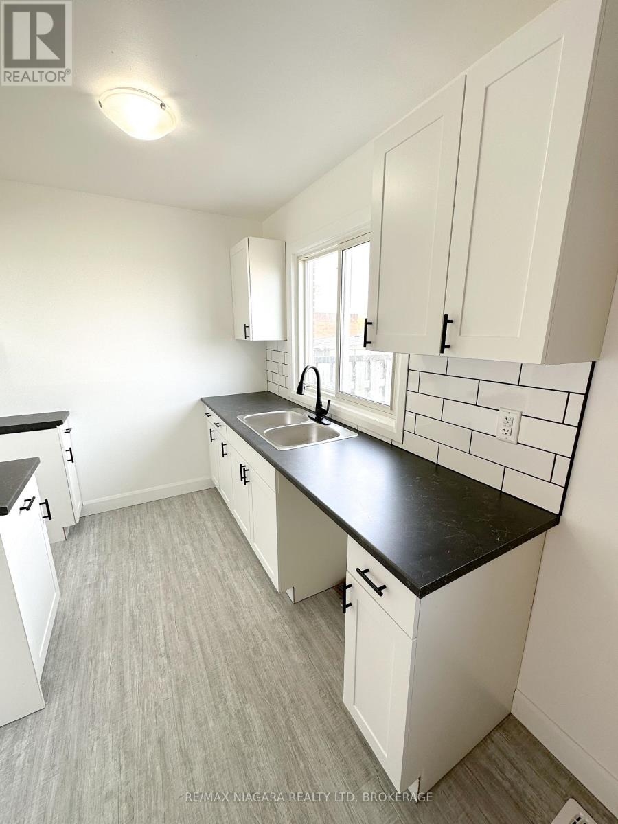 1 - 71 Hagey Avenue, Fort Erie (Central), Ontario  L2A 1W5 - Photo 4 - X12447988