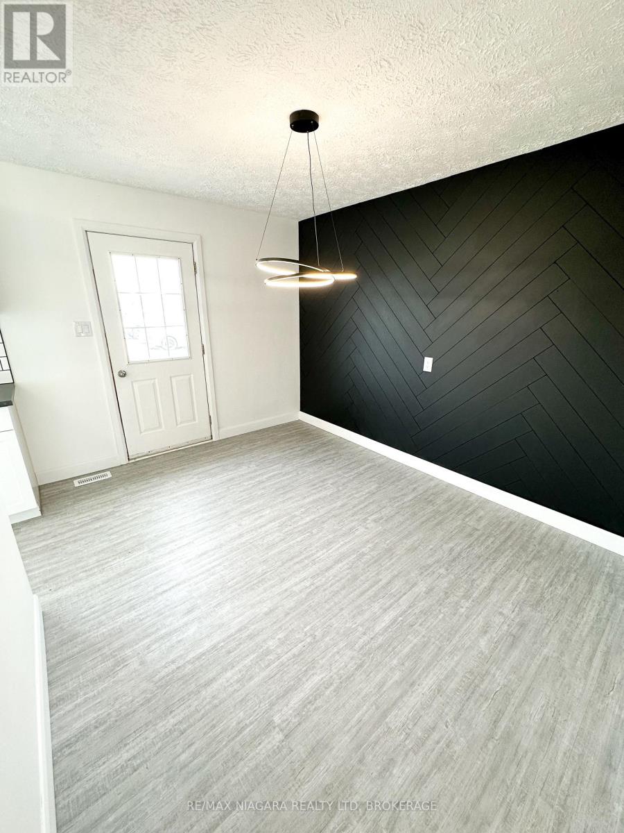 1 - 71 Hagey Avenue, Fort Erie (Central), Ontario  L2A 1W5 - Photo 6 - X12447988